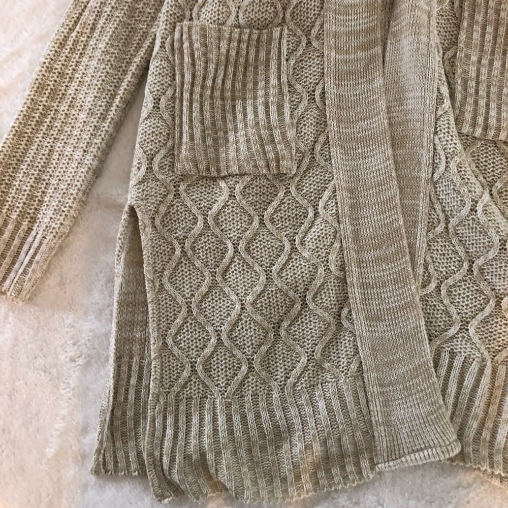 Sweater - Picture 2 of 6